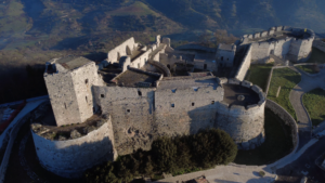 La grotta longobarda del Gargano e il culto di san Michele