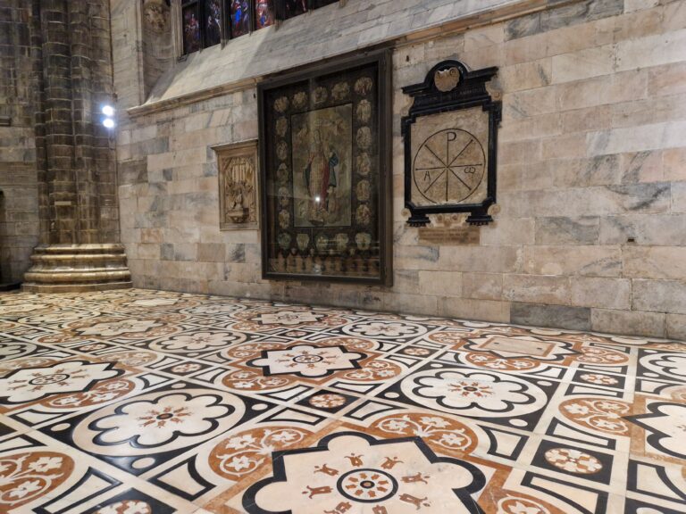 Da Chartres alle copie italiane, il labirinto si cammina in un modo solo