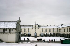 Oropa, la basilica antica e la salita da Biella