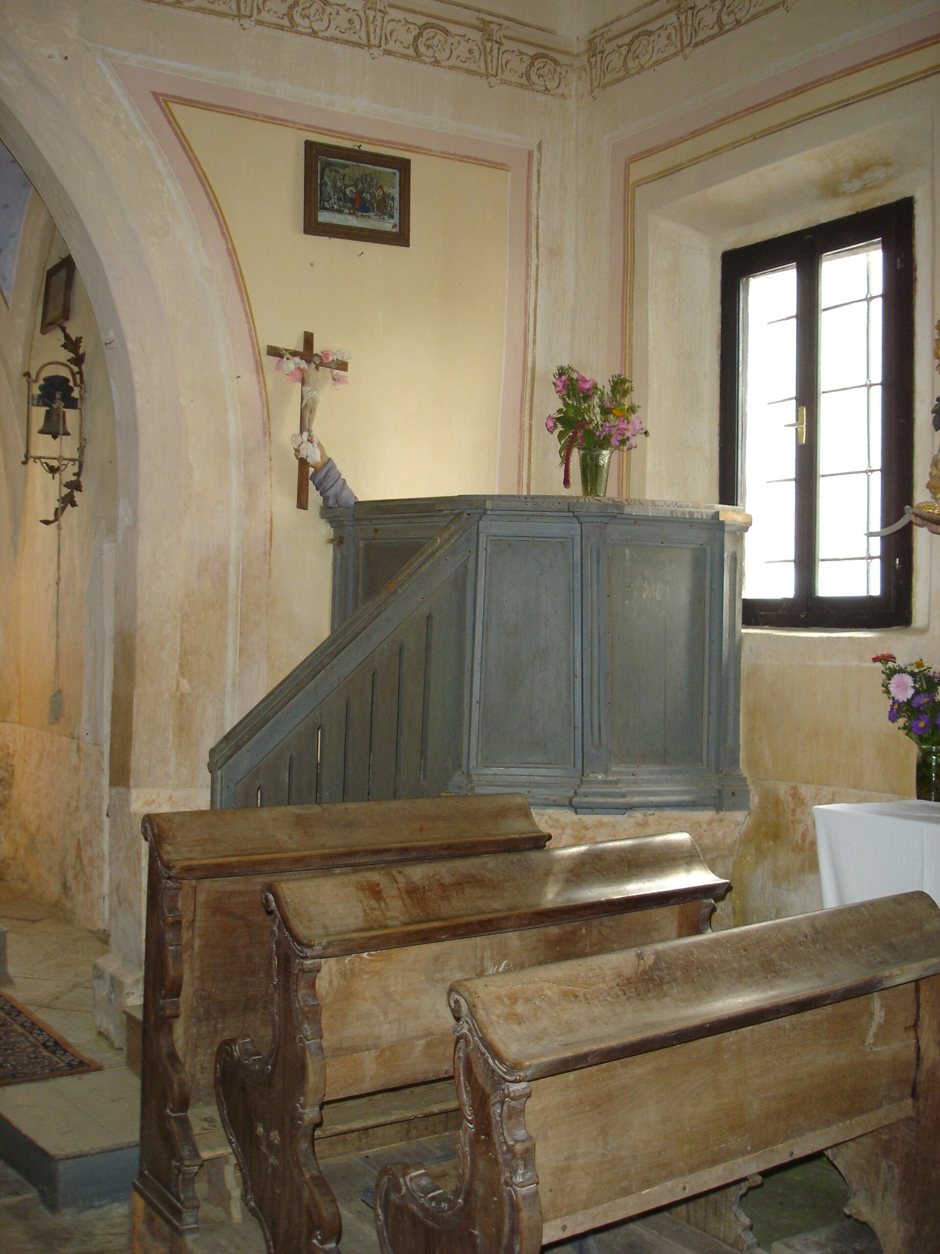 wooden benches chapel