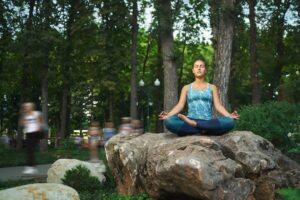 Meditazione Vipassana: Guida Completa alla Pratica dell’Osservazione Consapevole