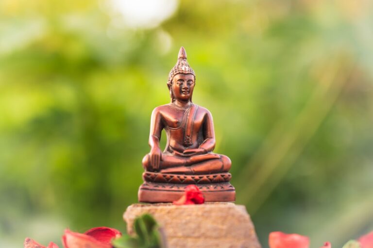 Vipassana di 10 Giorni in Italia: Cosa Sapere Davvero
